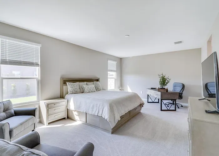 W/ Yard - 1 Mi To Harrah's Casino! Holiday home Maricopa